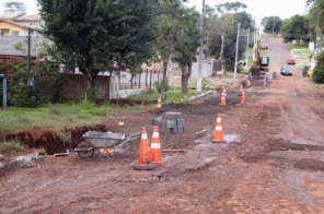 Sistema de drenagem da General Câmara é realizado para receber asfaltamento