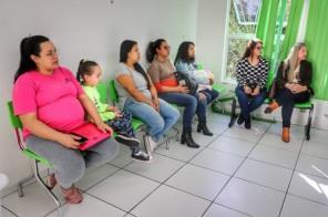 Os oito primeiros kits do Programa Meu Bebê em primeiro lugar foram entregues