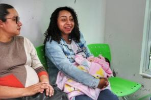 Os oito primeiros kits do Programa Meu Bebê em primeiro lugar foram entregues