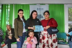 Os oito primeiros kits do Programa Meu Bebê em primeiro lugar foram entregues