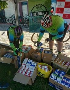 HSVP recebe doação de 120 litros de leite do grupo Pedal De Boas