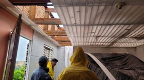 Soledade tem vento de 98km/h, casas destelhadas e falta de luz e água