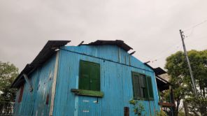 Soledade tem vento de 98km/h, casas destelhadas e falta de luz e água