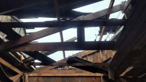 Soledade tem vento de 98km/h, casas destelhadas e falta de luz e água