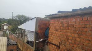 Soledade tem vento de 98km/h, casas destelhadas e falta de luz e água