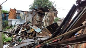 Soledade tem vento de 98km/h, casas destelhadas e falta de luz e água