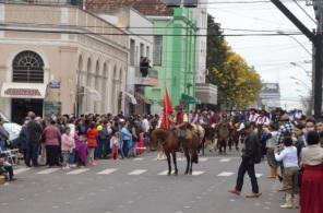 Cruz Alta teve desfile de 20 de setembro