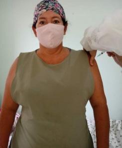Idosos do Asilo Santo Antônio recebem 1ª dose da vacina contra a Covid-19