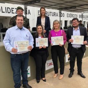 Comunicador Paulinho Barcelos é homenageado com Diploma de Amigo da EASA