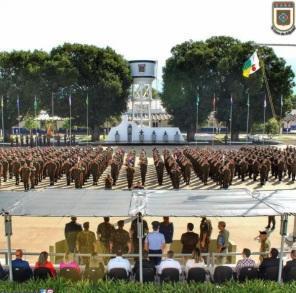 Comunicador Paulinho Barcelos é homenageado com Diploma de Amigo da EASA
