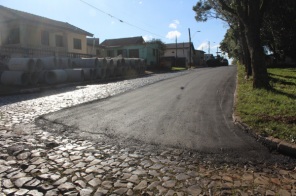 ASFALTO> Trecho da Alfredo Fernandes da Rosa na Vila Rocha ganha pavimentação