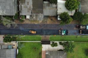 Bairro Brum II recebe investimentos em pavimentação asfáltica