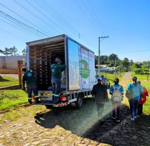 Catadores da Unicca realizam ações de sensibilização e educação ambiental em C