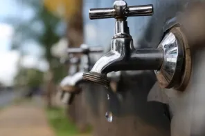 Rompimento de tubulação afeta abastecimento de água em seis bairros
