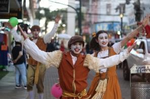 Último desfile de Natal encanta público