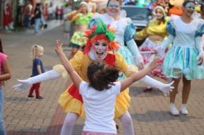 Último desfile de Natal encanta público