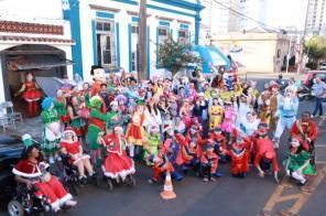 Último desfile de Natal encanta público