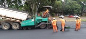 Conferindo o asfaltamento da Avenida Plácido de Castro