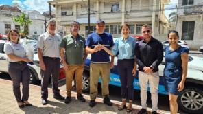 Entrega de mais quatro carros para a nova frota do Departamento de Trânsito