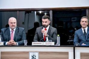 Mesa diretora eleita toma posse 