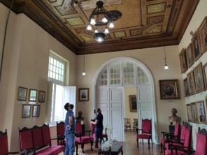 Técnicos da vistoriam prédio da prefeitura de Cruz Alta a pedido do IPHAE
