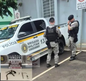 Adolescentes são flagrados com arma e faca dentro de escola em Ijuí