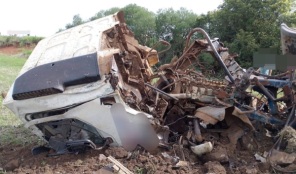 RSC-377> Motorista salta de caminhão e sobrevive a acidente em Jóia