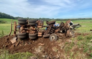 RSC-377> Motorista salta de caminhão e sobrevive a acidente em Jóia
