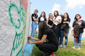 200+2: Alunos da Escola Belarmino Côrtes participam de oficina de grafite