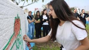 200+2: Alunos da Escola Belarmino Côrtes participam de oficina de grafite