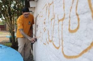 200+2: Alunos da Escola Belarmino Côrtes participam de oficina de grafite