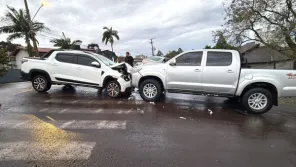 Colisão entre três veículos deixa três pessoas feridas em Cruz Alta