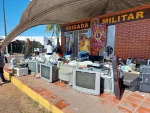 HOJE> Lions Clube recolhe eletrônicos e eletrodomésticos no módulo da Cuia