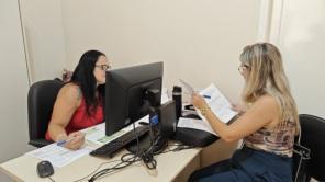 Professores aprovados no último concurso público tomam posse