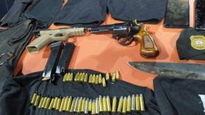 PRF prende criminosos que planejavam assaltar joalheria vestidos de policiais