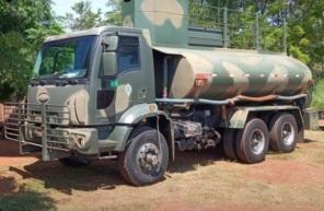 10.000 litros: Caminhão Pipa do Exército ajuda Defesa Civil de Cruz Alta