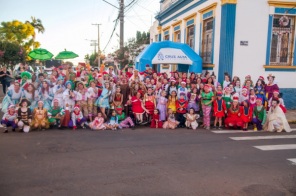 UM ENCANTO DE NATAL> Desfile da segunda encerra as celebrações de Natal