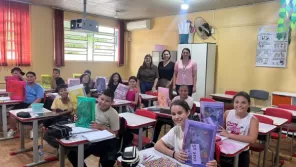 Alunos da rede municipal começam a receber os kits de material escolar