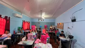 Alunos da rede municipal começam a receber os kits de material escolar