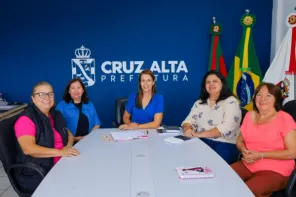 Prefeita Dra. Paula fortalece cultura em reunião com entidades literárias