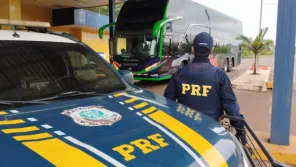PRF autua motorista de ônibus por recusa ao teste de bafômetro em Ijuí