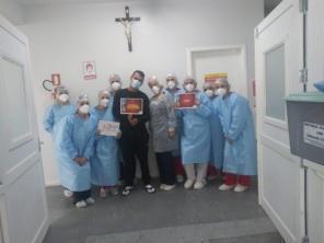Pacientes recuperados da covid-19 recebem alta hospitalar no HSVP