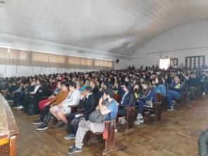 Palestra com Tainã Santos lota auditório do Annes Dias