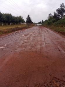 Caminhão tomba na estrada de acesso a Benjamin Nott