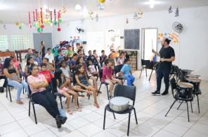 Musicalização é tema de oficina no Projeto Brincando nas férias com CRAS
