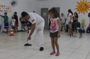 Oficina de capoeira oferece opção de cultura e aprendizado para crianças