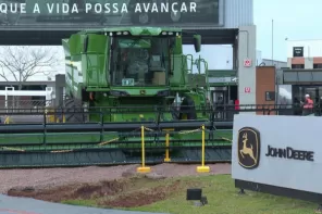 John Deere anuncia férias coletivas e suspensão de contratos em Horizontina