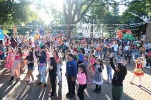 Sábado Animado de São João reúne grande público na Praça Erico Verissimo