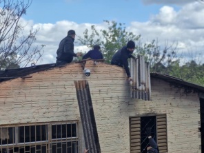 CRUZ ALTA>Incêndio destrói residência; Membros de Igreja atuam na reconstrução