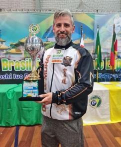 Equipe Dojo Samurai conquista novamente o Campeonato Brasileiro de Karatê